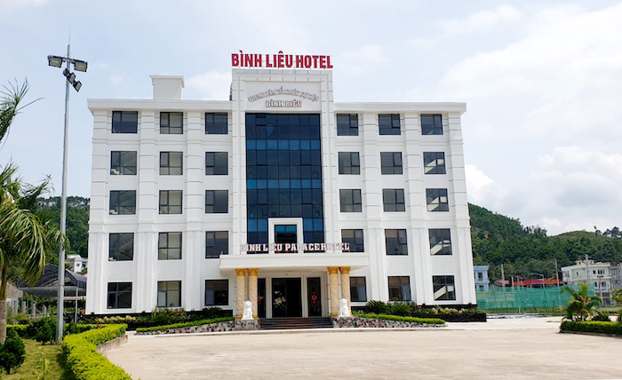 Khách sạn Bình Sơn có nhiều phòng ốc rộng rãi với mức giá khác nhau cho du khách dễ dàng lựa chọn