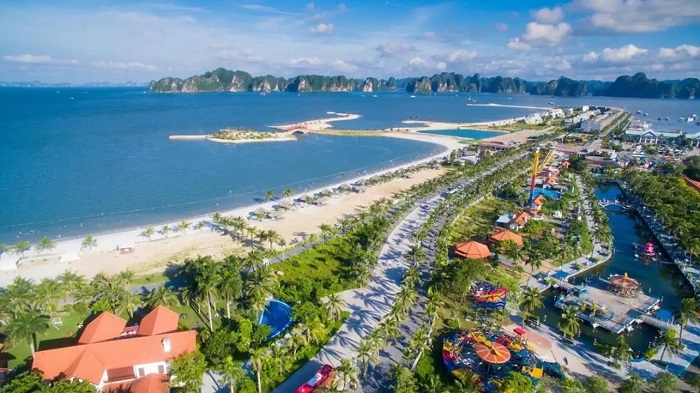 Chinh phục đảo Tuần Châu: Thiên đường du lịch biển đẹp Hạ Long
