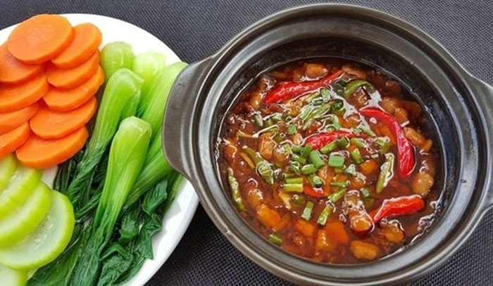 Tôm khô kho quẹt chấm rau củ