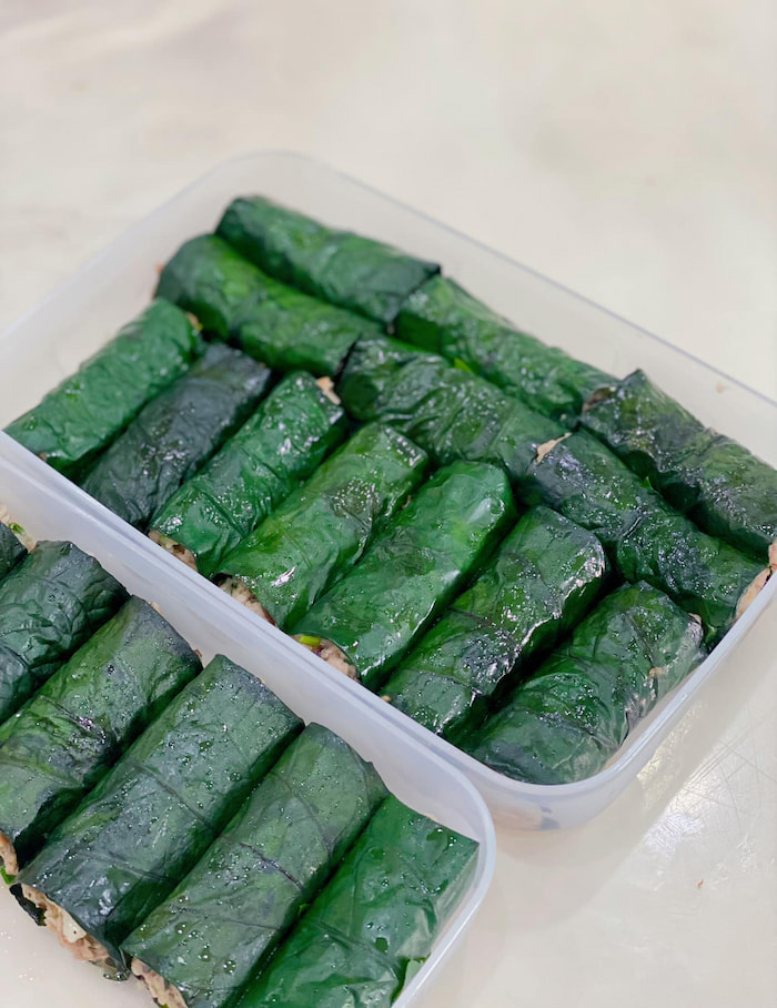 Bảo quản chả cá thu lá lốt trong hộp kín ngăn mát hoặc ngăn đông tủ lạnh
