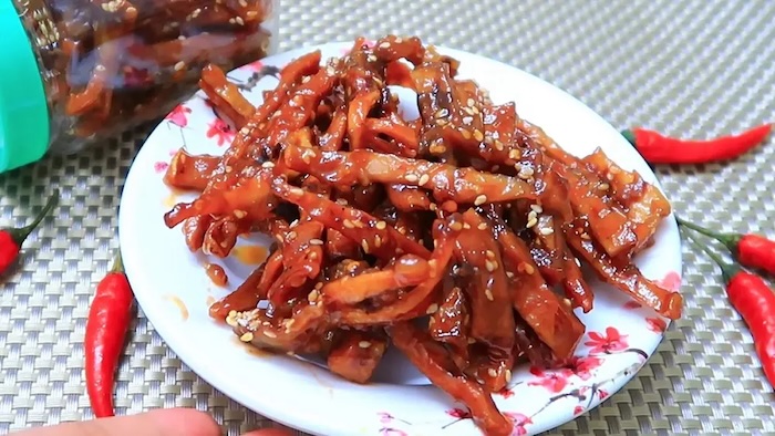 Cá chỉ vàng khô sốt me