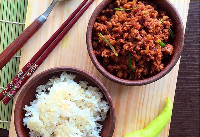 Thịt chưng mắm tép mua ở chợ 