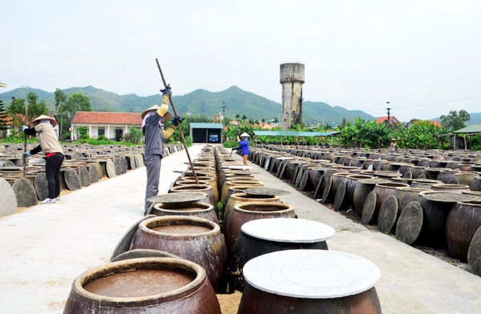 Nước mắm sá sùng khác gì nước mắm truyền thống?